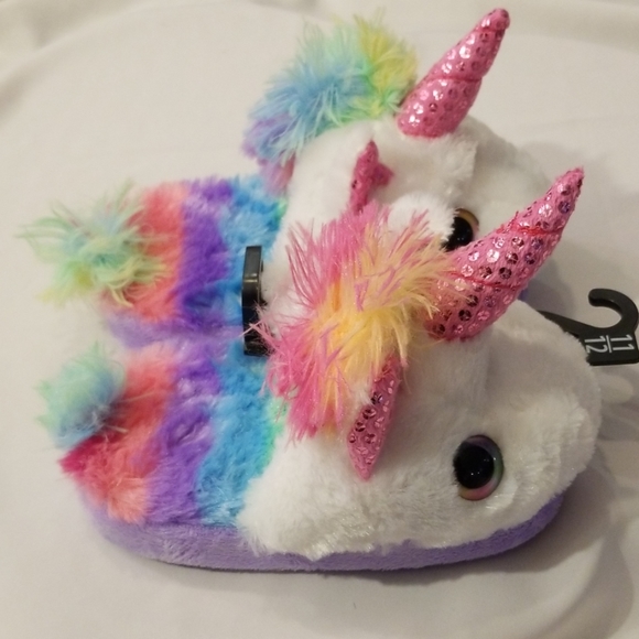 Girl's Unicorn Slippers - Picture 3 of 8